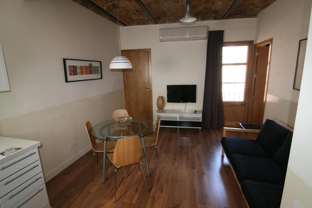 バルセロナアパルタメントス アティカアパートメント 部屋 写真